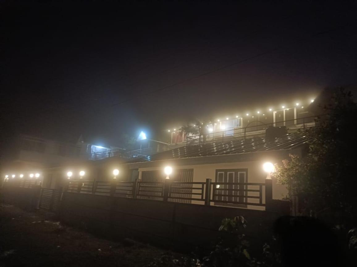 Хостел Vagamon Lake Palace Екстер'єр фото